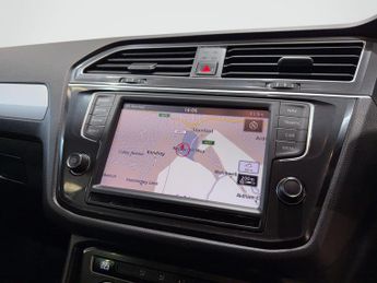 Volkswagen Tiguan 2.0 TDI BlueMotion Tech SE Navigation DSG 4Motion Euro 6 (s/s) 5