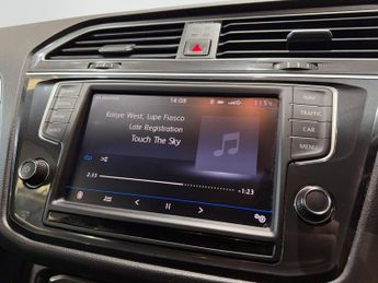 Volkswagen Tiguan 2.0 TDI BlueMotion Tech SE Navigation DSG 4Motion Euro 6 (s/s) 5