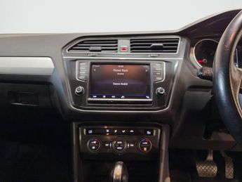 Volkswagen Tiguan 2.0 TDI BlueMotion Tech SE Navigation DSG 4Motion Euro 6 (s/s) 5