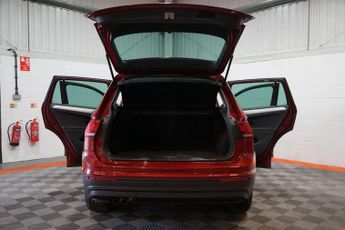 Volkswagen Tiguan 2.0 TDI BlueMotion Tech SE Navigation DSG 4Motion Euro 6 (s/s) 5