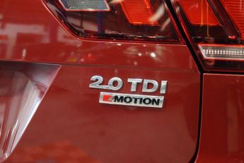 Volkswagen Tiguan 2.0 TDI BlueMotion Tech SE Navigation DSG 4Motion Euro 6 (s/s) 5