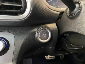 Hyundai KONA 64kWh Premium Auto 5dr (10.5kW Charger)