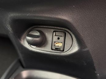 Toyota Yaris 1.5 VVT-h Icon Tech E-CVT Euro 6 (s/s) 5dr