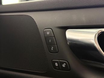 Volvo V60 2.0 B3 MHEV Plus DCT Auto Euro 6 (s/s) 5dr