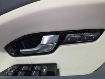 Land Rover Range Rover Evoque 2.0 TD4 HSE Dynamic Auto 4WD Euro 6 (s/s) 2dr