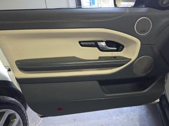 Land Rover Range Rover Evoque 2.0 TD4 HSE Dynamic Auto 4WD Euro 6 (s/s) 2dr