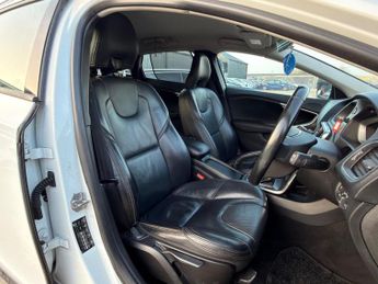 Volvo V40 Cross Country 1.6 D2 Lux Powershift Euro 5 (s/s) 5dr