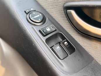 Hyundai i800 2.5 CRDi Style Auto Euro 5 5dr