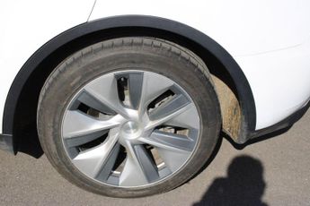 Tesla Model Y Auto RWD 5dr