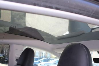 Tesla Model Y Auto RWD 5dr