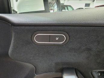 Mercedes-Benz A Class 1.3 A200 AMG Line (Premium) 7G-DCT Euro 6 (s/s) 5dr