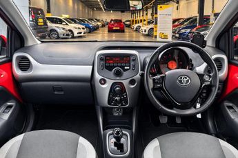 Toyota AYGO 1.0 VVT-i x-play x-shift Euro 6 5dr
