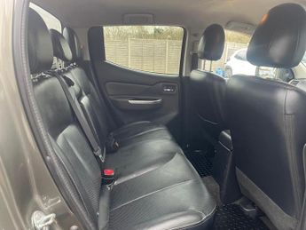 Mitsubishi L200 2.4 DI-D DC Warrior Auto 4WD Euro 5 4dr