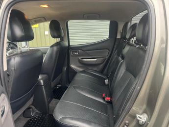 Mitsubishi L200 2.4 DI-D DC Warrior Auto 4WD Euro 5 4dr