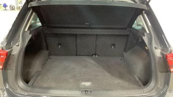 Volkswagen Tiguan 2.0 TDI SE Navigation DSG 4Motion Euro 6 (s/s) 5dr
