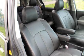 Toyota Estima Aeras 2.4L Petrol 5dr