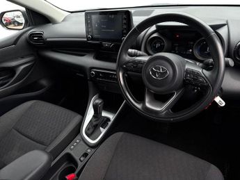 Toyota Yaris 1.5 VVT-h Design Hatchback 5dr Petrol Hybrid E-CVT Euro 6 (s/s) 