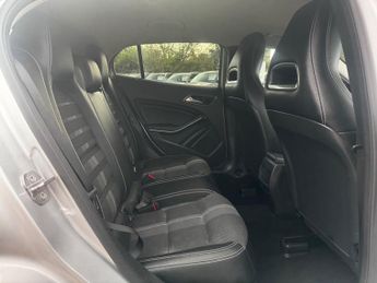 Mercedes-Benz GLA 1.6 GLA180 Urban Edition 7G-DCT Euro 6 (s/s) 5dr