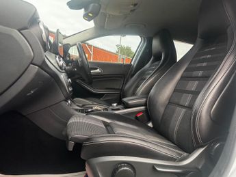 Mercedes-Benz GLA 1.6 GLA180 Urban Edition 7G-DCT Euro 6 (s/s) 5dr