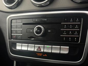 Mercedes-Benz GLA 1.6 GLA180 Urban Edition 7G-DCT Euro 6 (s/s) 5dr