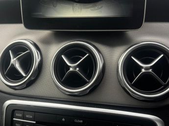 Mercedes-Benz GLA 1.6 GLA180 Urban Edition 7G-DCT Euro 6 (s/s) 5dr