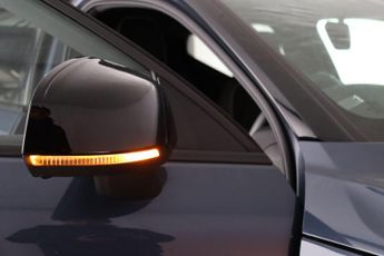 Volvo XC40 1.5h T4 Recharge 10.7kWh R-Design Auto Euro 6 (s/s) 5dr