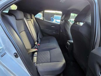 Toyota COROLLA 1.8 Corolla Design VVT-i HEV CVT 5dr
