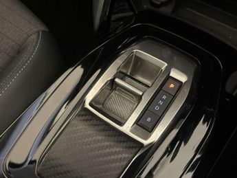 Peugeot E-208 50kWh Allure Premium + Hatchback 5dr Electric Auto (7.4kW Charge