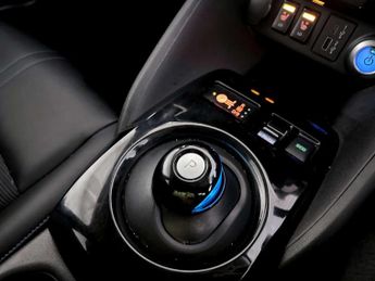 Nissan Leaf 40kWh N-Connecta Hatchback 5dr Electric Auto (150 ps)