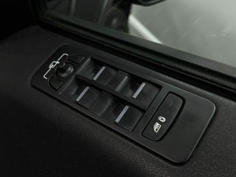 Land Rover Discovery Sport 2.0 TD4 HSE Black Auto 4WD Euro 6 (s/s) 5dr