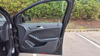 Mercedes-Benz B Class 1.6 B180 BlueEfficiency SE 7G-DCT Euro 5 (s/s) 5dr