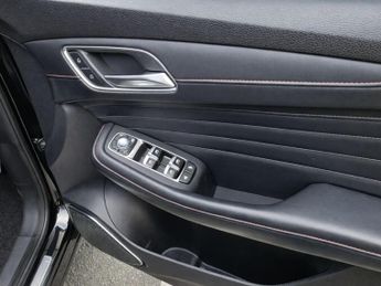 MG MG HS 1.5 T-GDI Exclusive DCT Euro 6 (s/s) 5dr