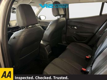 Peugeot E-2008 50kWh Allure Premium SUV 5dr Electric Auto (136 ps)