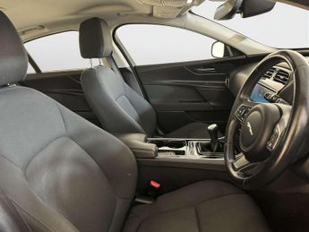 Jaguar XE 2.0d SE Saloon 4dr Diesel Manual Euro 6 (s/s) (163 ps)