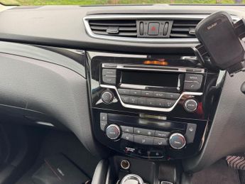 Nissan Qashqai 1.2 DIG-T Acenta XTRON Euro 6 (s/s) 5dr