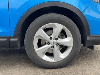 Nissan Qashqai 1.2 DIG-T Acenta XTRON Euro 6 (s/s) 5dr