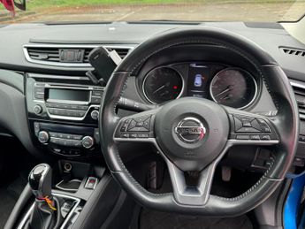 Nissan Qashqai 1.2 DIG-T Acenta XTRON Euro 6 (s/s) 5dr