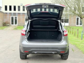 Nissan Qashqai 1.2 DIG-T Tekna XTRON 2WD Euro 6 (s/s) 5dr