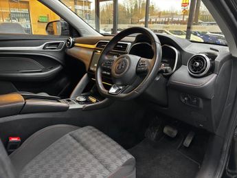 MG MG ZS 51.1kWh SE Auto 5dr