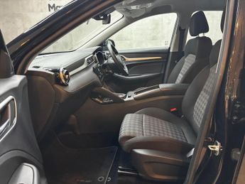 MG MG ZS 51.1kWh SE Auto 5dr