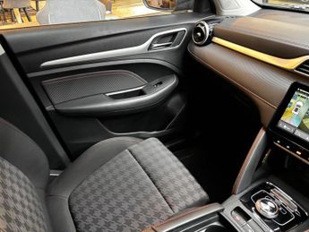 MG MG ZS 51.1kWh SE Auto 5dr