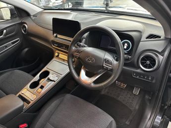 Hyundai KONA 64kWh Premium Auto 5dr (10.5kW Charger)