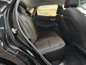 Hyundai KONA 64kWh Premium Auto 5dr (10.5kW Charger)