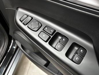 Hyundai KONA 64kWh Premium Auto 5dr (10.5kW Charger)