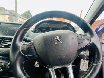 Peugeot 208 1.2 PureTech Allure Euro 6 5dr