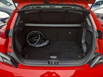 Hyundai Kona 64kWh Premium SUV 5dr Electric Auto (10.5kW Charger) (204 ps)