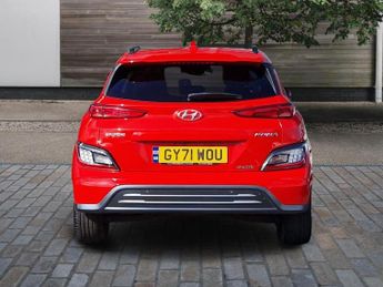 Hyundai Kona 64kWh Premium SUV 5dr Electric Auto (10.5kW Charger) (204 ps)