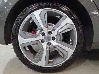 Audi A1 2.0 TFSI 40 S line Competition Sportback S Tronic Euro 6 (s/s) 5