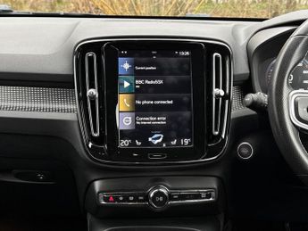 Volvo XC40 2.0 B4 MHEV R-Design Auto AWD Euro 6 (s/s) 5dr