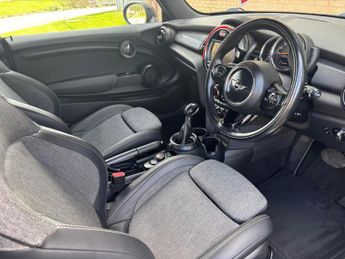 MINI Hatch 1.5 Cooper Auto Euro 6 (s/s) 3dr